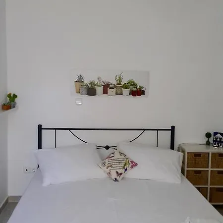 Xenia's Independent Near Old Town Of Rodos. Apartment