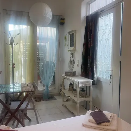 Xenia's Independent Near Old Town Of Rodos. Apartment